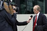 Amsterdam 9 mei 2007
Rechtzaak Connie Breukhoven tegen witheet en zij online (Leo v Royen). Hans Breukhoven was er ook bij. Advocaat Stefan Kalff