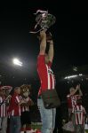 Eindhoven, 2 Mei 2007 Tweed agen na het onverwachte landskampioenschap van PSV Seizoen 2006/2007 was er een huldiging voor de PSV Selektie.
Op de foto Alex PSV met de stadsbeker
