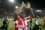 Eindhoven, 2 Mei 2007 Twee dagen na het onverwachte landskampioenschap van PSV Seizoen 2006/2007 was er een huldiging voor de PSV Selektie.
Op de foto Arouna Kone
