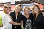 Amsterdam 15 mei 2007
Presentatie dvd voetbalvrouwen in de amsterdam arena. bartina Koeman met Debbie haar zus en een vriendin