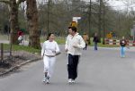 Amsterdam 3 april 2007
Beau v Erven Dorens en zijn vrouw Selly aan het hardlopen in het vondelpark.