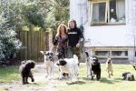 Bosch en Duin 11 april 2007
Belinda Meuldijk en haar verloofde Thierry Duval met hun honden.
