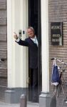 Amsterdam 18 april 2007
Bram Moszkowicz op straat bij zijn advocaten praktijk.