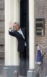 Amsterdam 18 april 2007
Bram Moszkowicz op straat bij zijn advocaten praktijk.