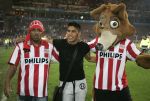 Eindhoven, 2 Mei 2007 Twee dagen na het onverwachte landskampioenschap van PSV Seizoen 2006/2007 was er een huldiging voor de PSV Selektie.
Op de foto Carlos Salcido, Jefferson Farfan en Phoxy