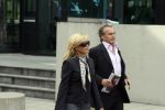 Amsterdam 9 mei 2007
Rechtzaak Connie Breukhoven tegen witheet en zij online (Leo v Royen). Hans Breukhoven was er ook bij.