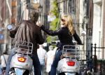 Amsterdam 22 april 2007
Hans en Connie Breukhoven met scooter bij het Amstel Hotel en samen ijsje eten.