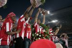 Eindhoven, 2 Mei 2007 Twee dagen na het onverwachte landskampioenschap van PSV Seizoen 2006/2007 was er een huldiging voor de PSV Selektie.
Op de foto Eduardo Alcides en Jefferson Farfan, Patrick Kluivert, Eric Addo