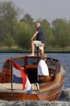 Loosdrecht 16 april 2007
Frank Wisse met Viktor aan het varen op zijn boot.