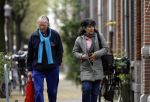 Amsterdam 3 april 2007
Freek de Jonge met zijn vrouw op straat in Amsterdam.