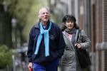 Amsterdam 3 april 2007
Freek de Jonge met zijn vrouw op straat in Amsterdam.