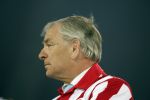 Eindhoven, 1 Mei 2007 Hulding Selektie van PSV in het PSV-stadion 2 dagen nadat zij voor de 20e maal kampioen zijn geworden van Nederland
Voorzitter Frits Schuitema was niet een van de gelukkigste mensen in het PSV stadion inzake trainer Ronald Koeman