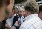 Eindhoven, 29 April 2007 Kampioenswestrijd PSV-Vitesse, eindstand 5-1
Seizoen 2006/2007 Onverwachts landskampioenschap voor PSV doordat de concurrent AZ verloor en Ajax een doelpunt tekort kwam
Interim Voorzitter Frits Schuitema in gesprek met de pers