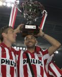 Eindhoven, 1 Mei 2007 Huldiging Selektie van PSV in het PSV-stadion 2 dagen nadat zij voor de 20e maal kampioen zijn geworden van Nederland
Gomes met Jan Kromkamp
