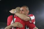 Eindhoven, 1 Mei 2007 Huldiging Selektie van PSV in het PSV-stadion 2 dagen nadat zij voor de 20e maal kampioen zijn geworden van Nederland
Gomes hevig geemotioneerd met Alex PSV