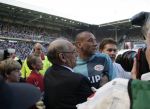 Eindhoven, 29 April 2007 Kampioenswestrijd PSV-Vitesse, eindstand 5-1
Seizoen 2006/2007 Onverwachts landskampioenschap voor PSV doordat de concurrent AZ verloor en Ajax een doelpunt tekort kwam
PSV doelman Gomes is blij
Harry v Kemenade