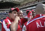 Eindhoven, 29 April 2007 Kampioenswestrijd PSV-Vitesse, eindstand 5-1
Seizoen 2006/2007 Onverwachts landskampioenschap voor PSV doordat de concurrent AZ verloor en Ajax een doelpunt tekort kwam
PSV doelman Gomes is blij en Eduardo Alcides