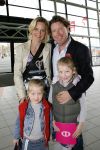 Rotterdam 7 april 2007
Premiere K3 in ahoy. Henkjan Smits met zonnebril en gezin