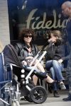 Amsterdam 17 april 2007
Henriette Tol met dochter op terras