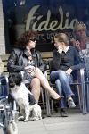 Amsterdam 17 april 2007
Henriette Tol met dochter op terras