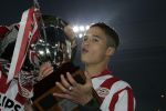 Eindhoven, 2 Mei 2007 Twee dagen na het onverwachte landskampioenschap van PSV Seizoen 2006/2007 was er een huldiging voor de PSV Selektie.
Op de foto Ibrahim Afellay met de stadsbeker