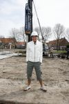 Volendam 13 april 2007
Jan Smit bij het slaan van de eerste paal van zijn nieuwe huis.