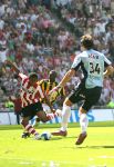 Eindhoven, 29 April 2007 Kampioenswestrijd PSV-Vitesse, eindstand 5-1
Seizoen 2006/2007 Onverwachts landskampioenschap voor PSV doordat de concurrent AZ verloor en Ajax een doelpunt tekort kwam.
Jefferson Farfan passeert  Vladimir Stojkovic