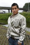 Schiphol 7 mei 2007
Jody Bernal zijn gepimpte wagen wordt omhoog getakeld aan de A4 ivm autoprogramma Pimp up my car.