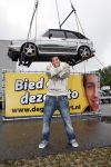 Schiphol 7 mei 2007
Jody Bernal zijn gepimpte wagen wordt omhoog getakeld aan de A4 ivm autoprogramma Pimp up my car.