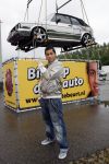 Schiphol 7 mei 2007
Jody Bernal zijn gepimpte wagen wordt omhoog getakeld aan de A4 ivm autoprogramma Pimp up my car.