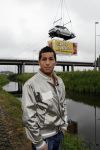 Schiphol 7 mei 2007
Jody Bernal zijn gepimpte wagen wordt omhoog getakeld aan de A4 ivm autoprogramma Pimp up my car.