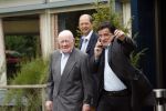 Laren 8 mei 2007
Johny Kraaykamp sr wordt door John jr opgehaaldbij het Rosa Spier huis .
Peter Smulders bv