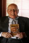 Laren 8 mei 2007
Johny Kraaykamp sr  presentatie dvd in de singer in laren
