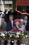 Woudrichem Den Bosch 30 april 2007
Koningin Beatrix Prins Willem Alexander Prins Friso mabel Wisse Smit Prins Constantijn Prinses Laurentien Prinses Margriet Pieter v Vollenhoven Prins Maurits Prinses Marilene Prins Bernhard jr Prinses Annette Prins Pieter Christiaan Prinses  Anita Prins Floris en Prinses Aimee koninginnedag 2007.