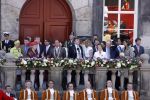 Woudrichem Den Bosch 30 april 2007
Koningin Beatrix Prins Willem Alexander Prins Friso mabel Wisse Smit Prins Constantijn Prinses Laurentien Prinses Margriet Pieter v Vollenhoven Prins Maurits Prinses Marilene Prins Bernhard jr Prinses Annette Prins Pieter Christiaan Prinses  Anita Prins Floris en Prinses Aimee koninginnedag 2007.