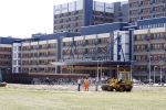 Leiden 2 mei 2007
Prinses Ariana ligt in het leids UMC  ziekenhuis ivm infectie aan de luchtwegen.
Maxima Prins Willem Alexander en Jorge Zorrequieta en Carmen Zorreguieta komen op bezoek.