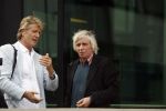 Amsterdam 9 mei 2007
Rechtzaak Connie Breukhoven tegen witheet en zij online (Leo v Royen). Hans Breukhoven was er ook bij. Albert den Iseger