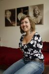 Zaandam 9 mei 2007 
Deelneemster  Lisanne Hink aan de mis missverkiezing van de tros. Lisanne is gehandicapt en schrijft  en doet haar make up op met haar voeten.