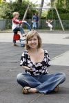 Zaandam 9 mei 2007 
Deelneemster  Lisanne Hink aan de mis missverkiezing van de tros. Lisanne is gehandicapt en schrijft  en doet haar make up op met haar voeten.