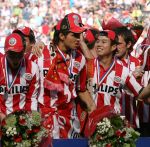 Eindhoven, 29 April 2007 Kampioenswestrijd PSV-Vitesse, eindstand 5-1
Seizoen 2006/2007 Onverwachts landskampioenschap voor PSV doordat de concurrent AZ verloor en Ajax een doelpunt tekort kwam
Sun Xiang met Manuel Da Costa