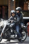 Amsterdam 5 mei 2007
Steve te Pas en zijn vrouw Maria Kooistra op harley Davidson op de cornelis schuytstraat.