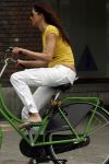 Amsterdam 25 april 2007
Mariska Hulscher op de fiets in amsterdam.