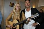 Amersfoort 29 mei 2007
Tros zomerfeesten op plein in amersfoort. Monique Smit met vader Ruud
Peter Smulders bv
