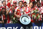 Eindhoven, 29 April 2007 Kampioenswestrijd PSV-Vitesse, eindstand 5-1
Seizoen 2006/2007 Onverwachts landskampioenschap voor PSV doordat de concurrent AZ verloor en Ajax een doelpunt tekort kwam
Phillip Cocu toont de kampioensschaal en is blij samen met o.a. Ibrahim Afellay Manuel Da Costa, Arouna Kone en Diego Tardelli,Gomes, Eric Addo, Alex PSV,Sun Xiang, Ibrahim Afellay, Timmy Simons, Patrick Kluivert, Jan Kromkamp en Jefferson Farfan
Dit was officieel de laatste wedstrijd voor PSV-aanvoerder Phillip Cocu