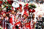 Eindhoven, 29 April 2007 Kampioenswestrijd PSV-Vitesse, eindstand 5-1
Seizoen 2006/2007 Onverwachts landskampioenschap voor PSV doordat de concurrent AZ verloor en Ajax een doelpunt tekort kwam
Phillip Cocu toont de kampioensschaal en is blij samen met o.a. Ibrahim Afellay Manuel Da Costa, Arouna Kone en Diego Tardelli,Gomes, Eric Addo, Alex PSV,Sun Xiang, Ibrahim Afellay, Timmy Simons, Patrick Kluivert, Jan Kromkamp en Jefferson Farfan
Dit was officieel de laatste wedstrijd voor PSV-aanvoerder Phillip Cocu