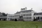 Soestdijk 30 november 2006
Interieur en exterieur foto's van paleis soestdijk. Vanaf 15 december gaat het paleis open voor publiek. Prins Bernhard en Prinses Juliana waren de laatste bewoners.