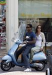 Amstedam 25 april 2007
Patrick Kluivert met fuck the paparazzi t shirt en zijn zwangere vriendin Rossana Lima op vespa scooter door amsterdam.