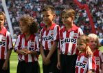 Eindhoven, 29 April 2007 Kampioenswestrijd PSV-Vitesse, eindstand 5-1
Seizoen 2006/2007 Onverwachts landskampioenschap voor PSV doordat de concurrent AZ verloor en Ajax een doelpunt tekort kwam.
Kinderen van Patrick kluivert en het zoontje van zijn vriendin Rosanna Lima
