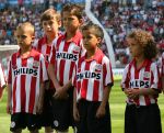 Eindhoven, 29 April 2007 Kampioenswestrijd PSV-Vitesse, eindstand 5-1
Seizoen 2006/2007 Onverwachts landskampioenschap voor PSV doordat de concurrent AZ verloor en Ajax een doelpunt tekort kwam.
Kinderen van Patrick kluivert en het zoontje van zijn vriendin Rosanna Lima