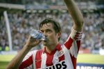 Eindhoven, 29 April 2007 Kampioenswestrijd PSV-Vitesse, eindstand 5-1
Seizoen 2006/2007 Onverwachts landskampioenschap voor PSV doordat de concurrent AZ verloor en Ajax een doelpunt tekort kwam
PSV-aanvoerder Phillip Cocu is blij
Dit was officieel zijn laatste wedstrijd voor PSV